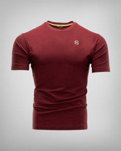 Camiseta burdeos con logotipo dorado