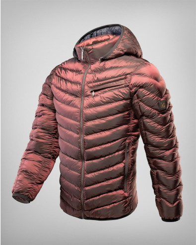Chaqueta burdeos con cremallera negra