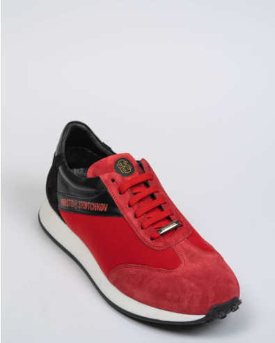 H8S Sneakers in black and red