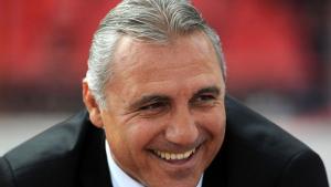 Stoichkov would count with professional players to improve the VAR